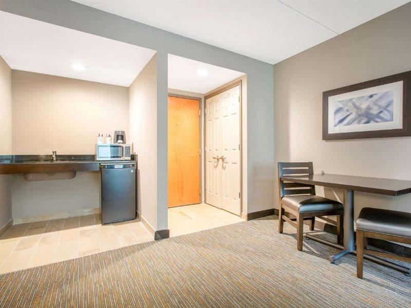 La Quinta Inn & Suites By Wyndham Mooresville Luaran gambar